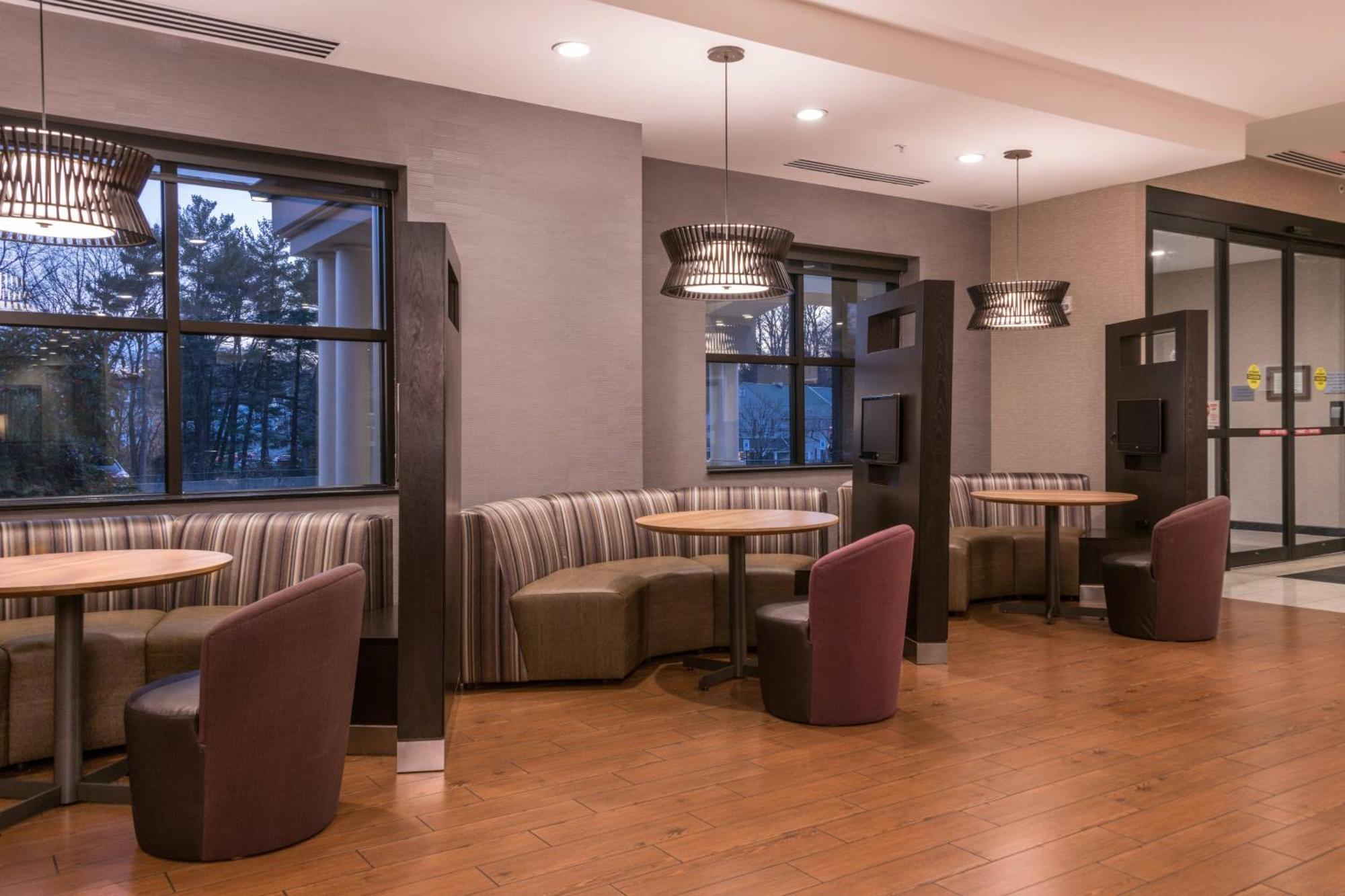 Courtyard By Marriott Newark-University Of Delaware Extérieur photo