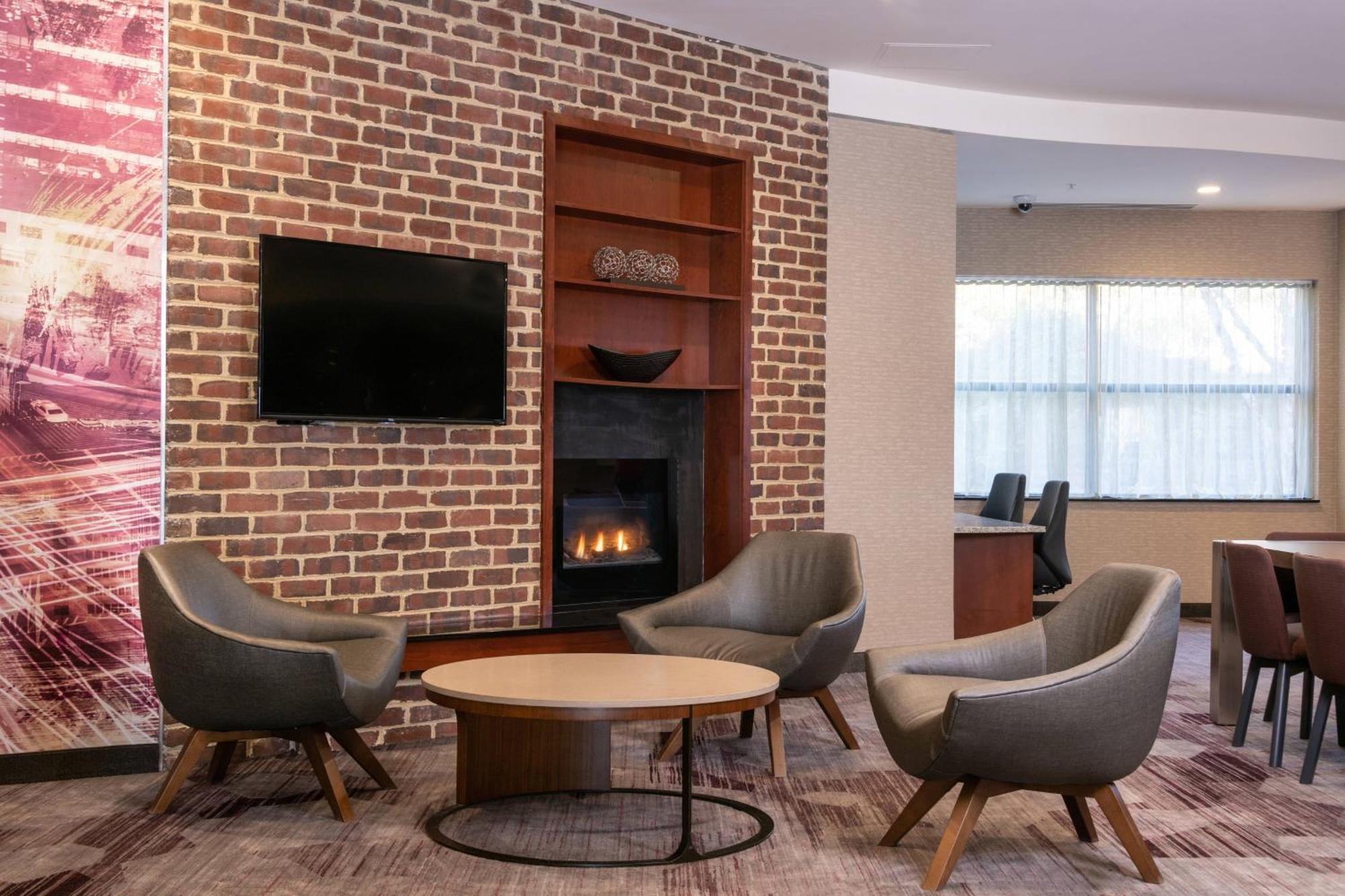 Courtyard By Marriott Newark-University Of Delaware Extérieur photo