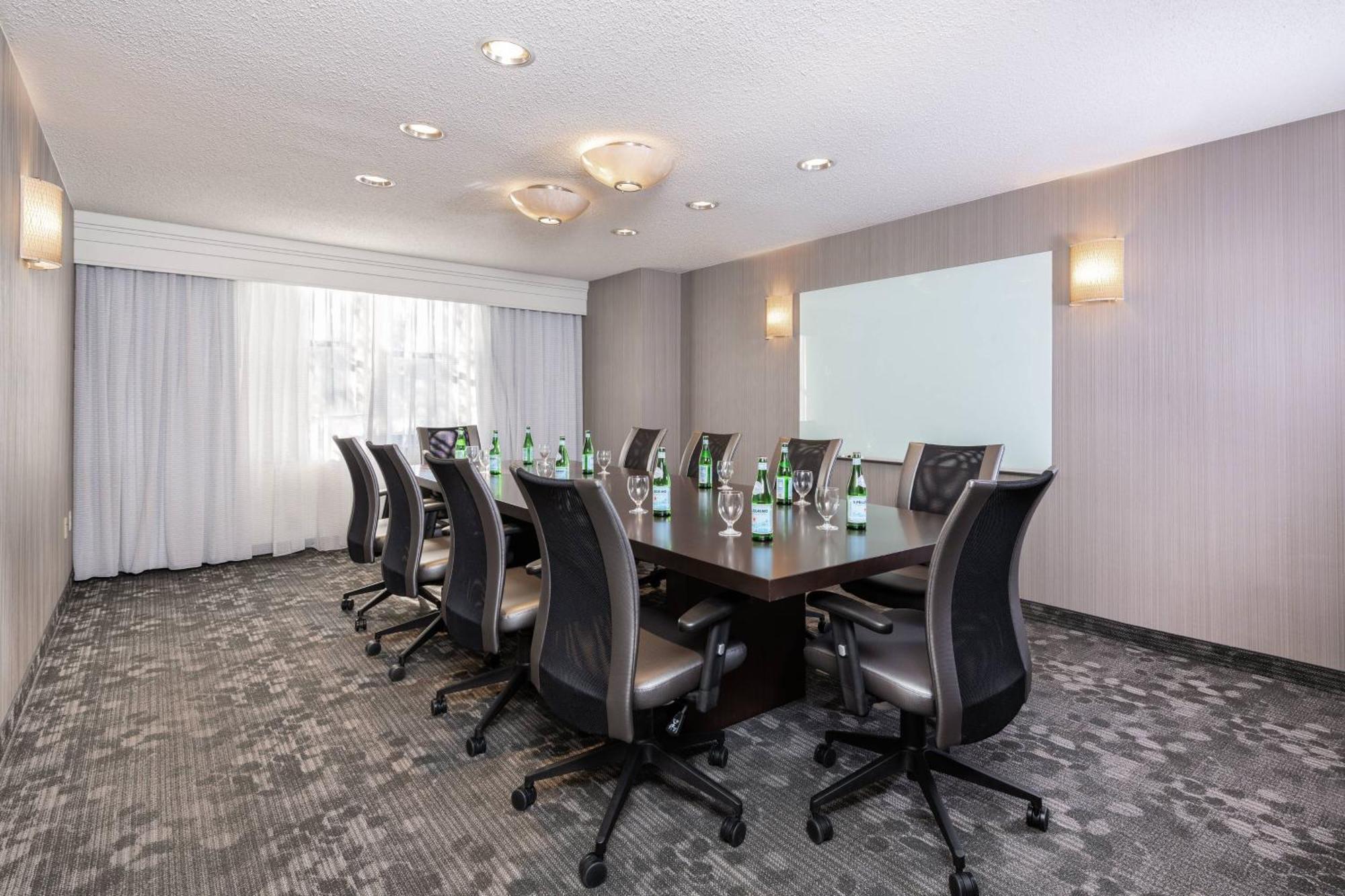 Courtyard By Marriott Newark-University Of Delaware Extérieur photo