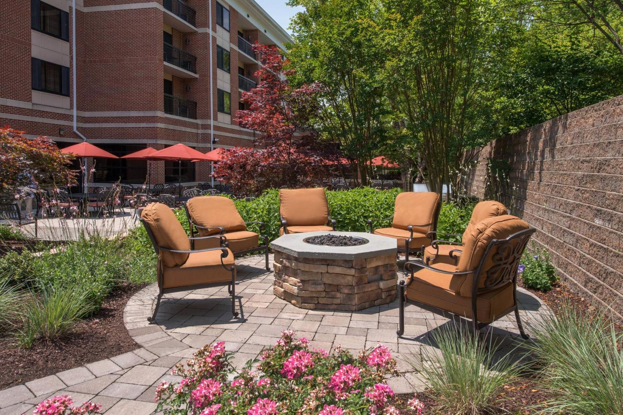 Courtyard By Marriott Newark-University Of Delaware Extérieur photo