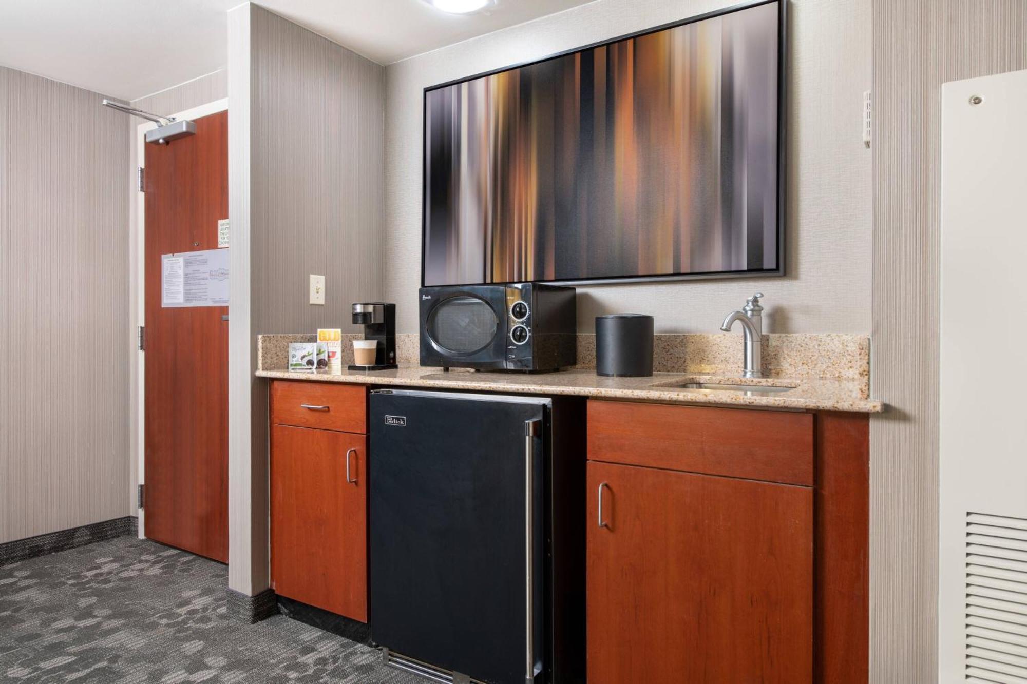 Courtyard By Marriott Newark-University Of Delaware Extérieur photo