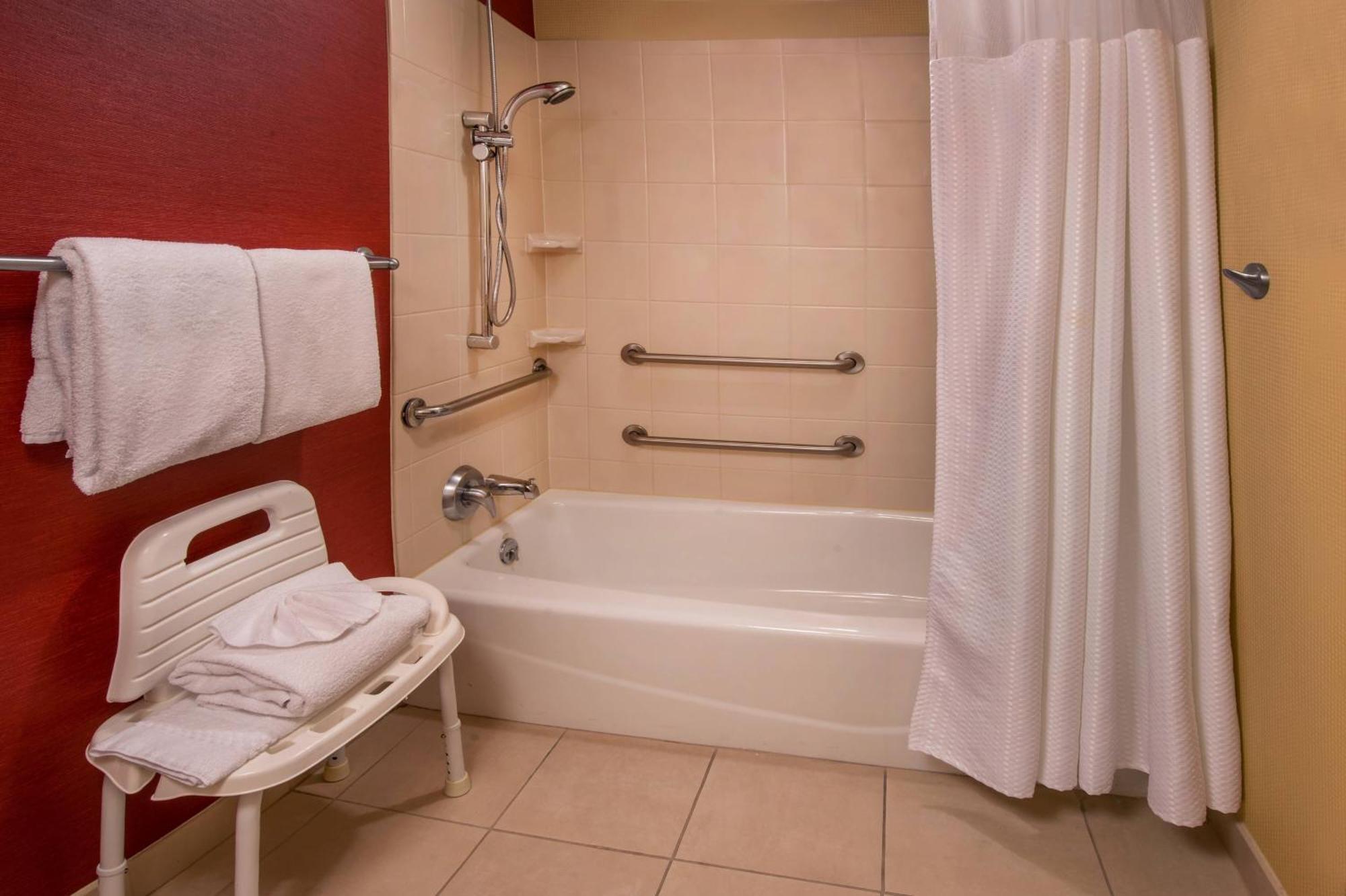 Courtyard By Marriott Newark-University Of Delaware Extérieur photo