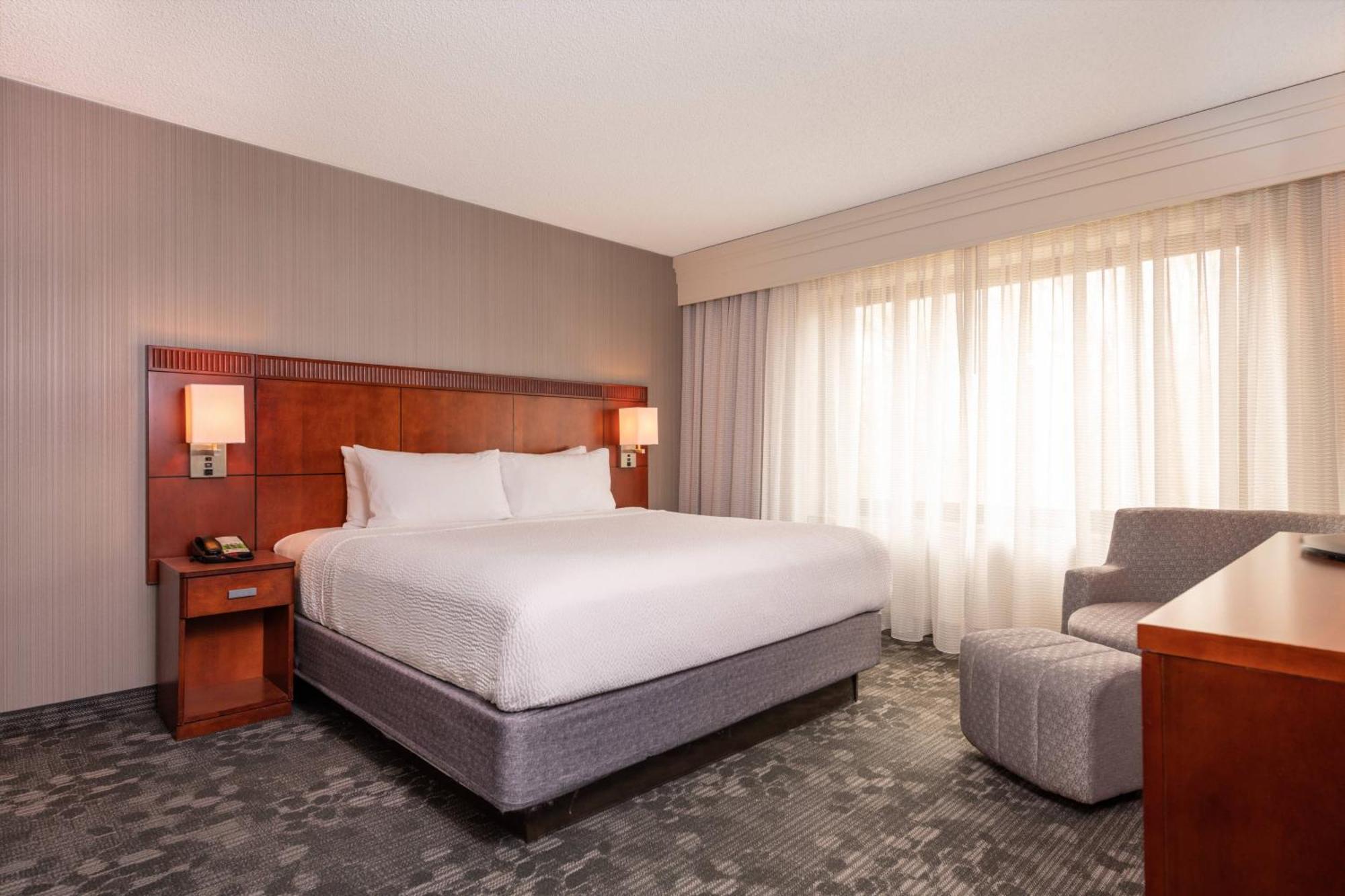 Courtyard By Marriott Newark-University Of Delaware Extérieur photo