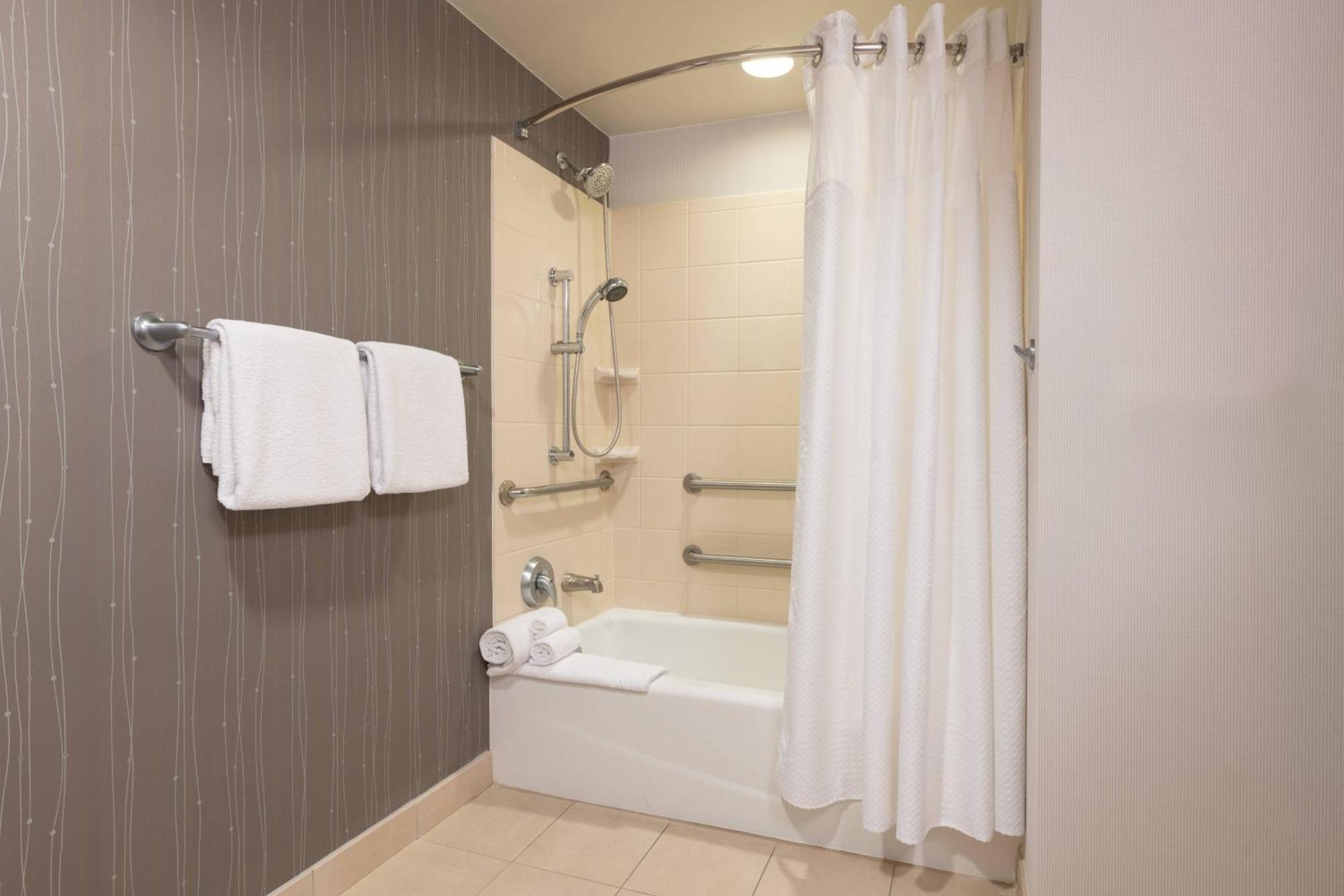 Courtyard By Marriott Newark-University Of Delaware Extérieur photo