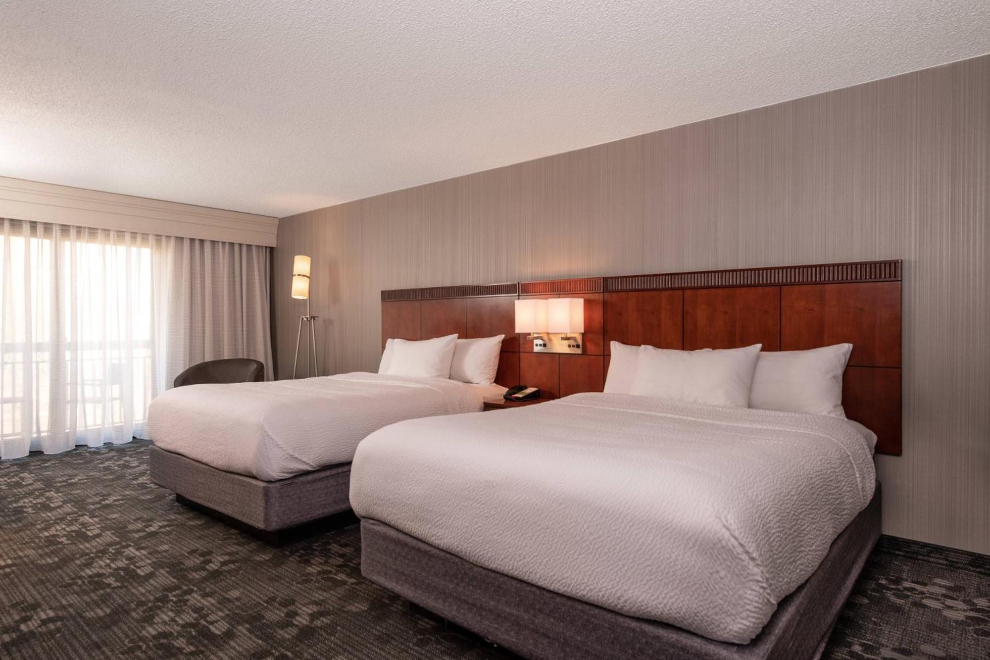Courtyard By Marriott Newark-University Of Delaware Extérieur photo