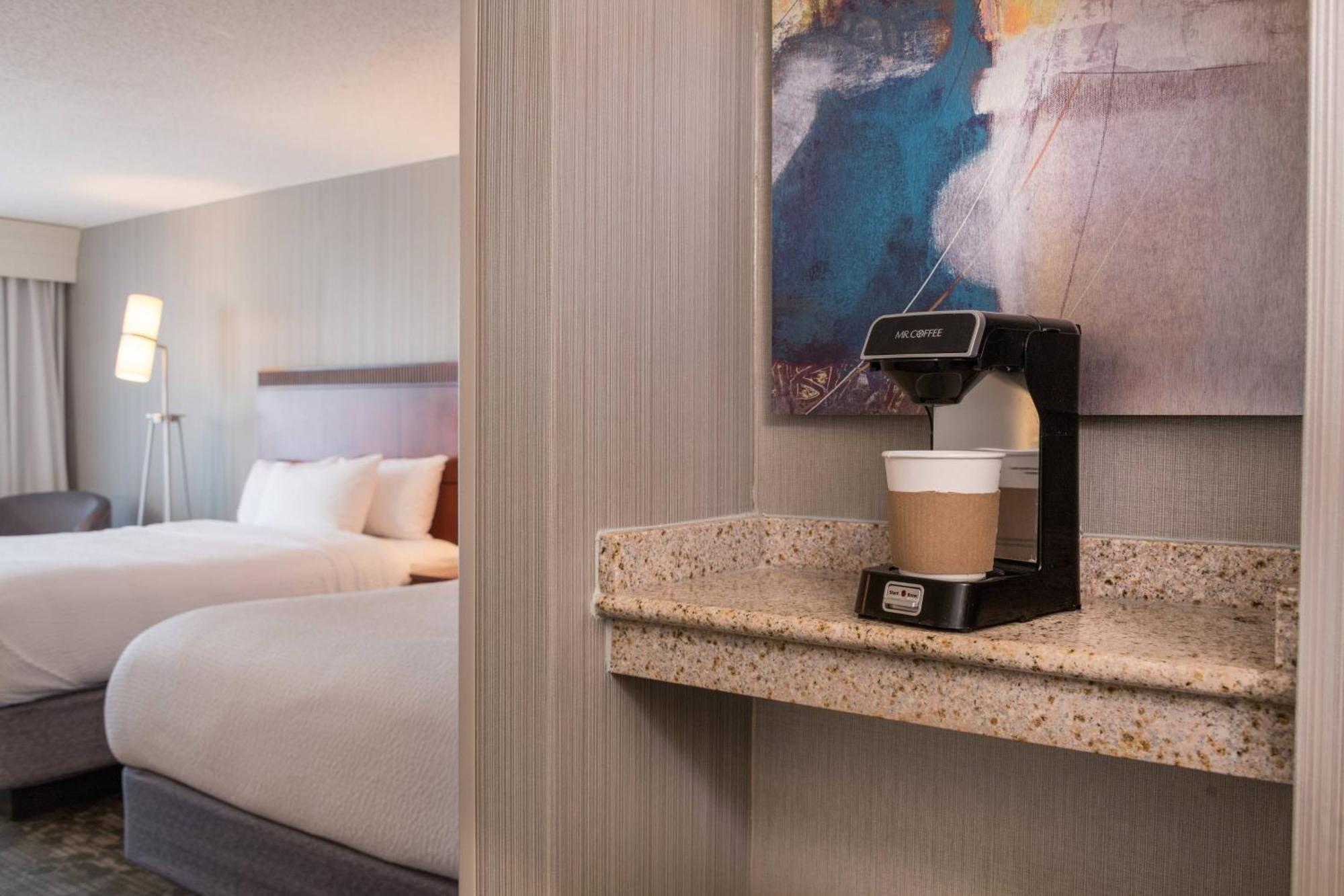 Courtyard By Marriott Newark-University Of Delaware Extérieur photo
